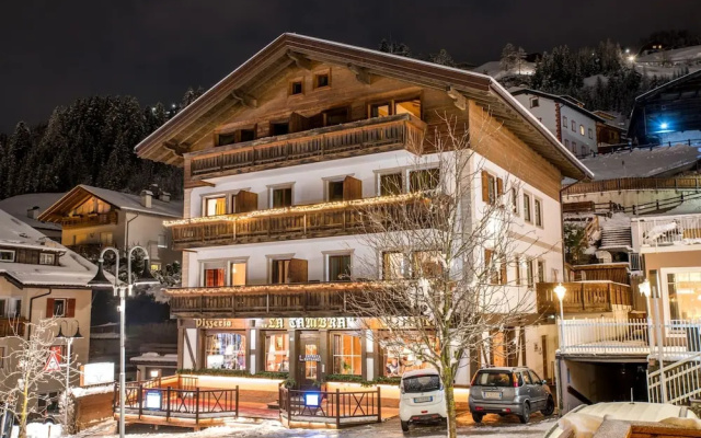 La Tambra B&B Residence - central with Restaurant