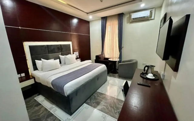 Chinbell Luxury Hotel & Suites
