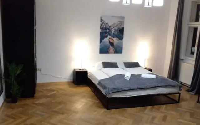 Bright 2BR Stay Close to Stadthalle