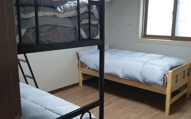 Ulsan Guesthouse by Sleeping Pong - Hostel