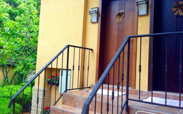 Отель Guest Rooms Boutique Varna Болгария, Варна - отзывы, цены и фото номеров - забронировать отель Guest Rooms Boutique Varna онлайн вид на фасад