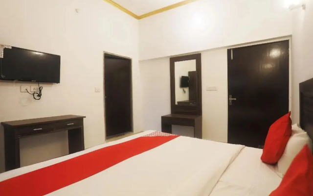 OYO 45552 Central Hotel