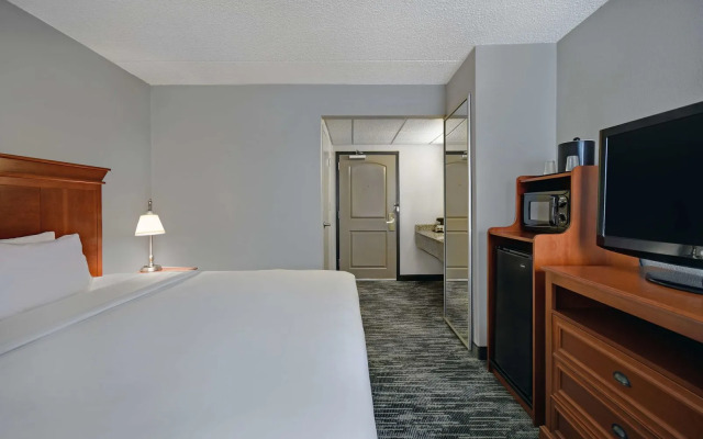 Spark by Hilton Rochester University Area