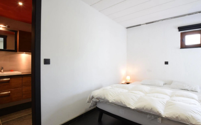 Spacious Holiday Home La Roche-en-Ardenne with Pool