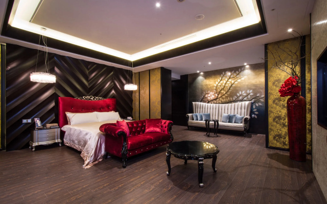 Uher Luxury Resort & Hotel