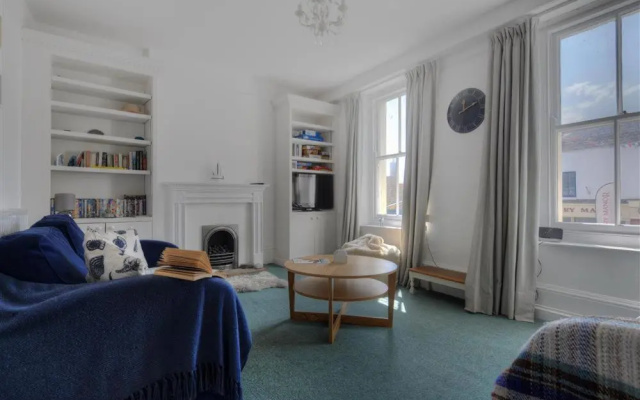 Apt 3, 20 Broad Street