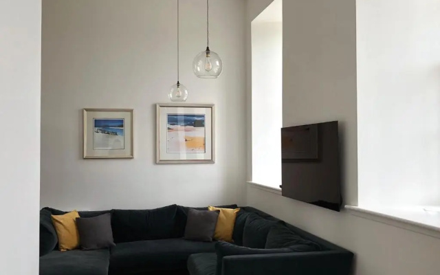 Great Glen Town House