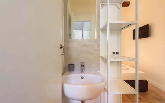 Novella Contemporary Apartment by Mmega