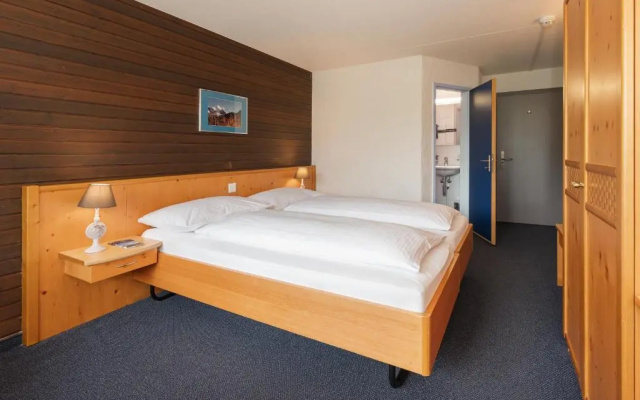Jungfrau Lodge, Annex Crystal