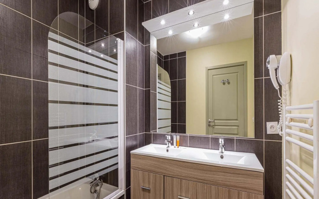Modern Studio With a Dishwasher in the Center of Vaujany
