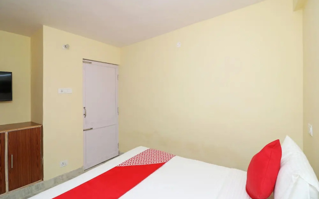 OYO 13520 Home 2BHK Vikas Nagar