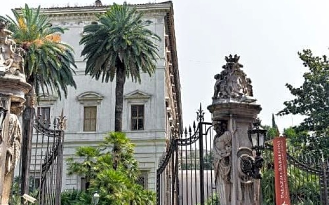 Отель Trevi Fountain Guesthouse Италия, Рим - отзывы, цены и фото номеров - забронировать отель Trevi Fountain Guesthouse онлайн вид на фасад