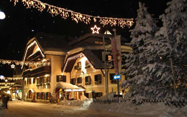 Hotel Stroblerhof вид на фасад