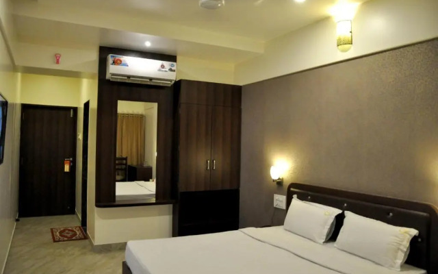 Hotel Gulmohar Pride