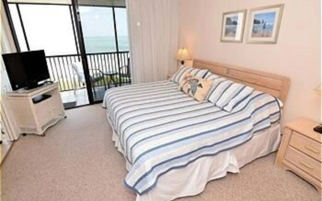 Sundial A306 - One Bedroom, Direct Beachfront! Condo