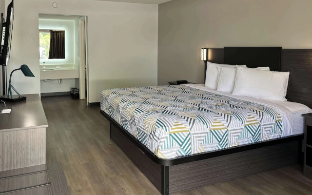 Super 7 Motel
