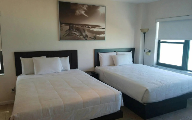Ocean Front Casablanca Studios with FULL KITCHENS & Beach access By BL Rentals