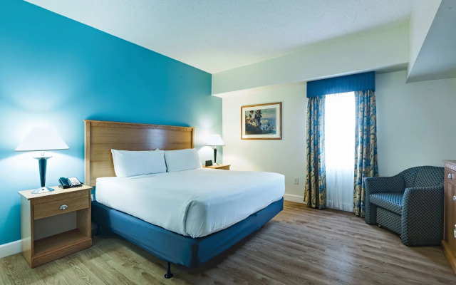 The Atrium Resort, Virginia Beach by Vacatia