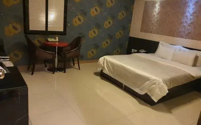 Sepia Hotel Story