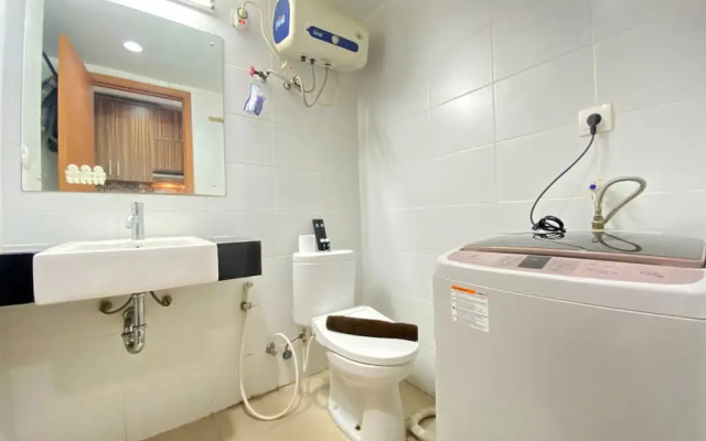 Comfy Studio Permium at Beverly Dago Apartment