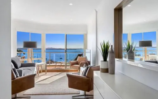 Breakwater Apartment 403