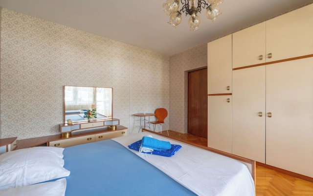 Apartment Frane