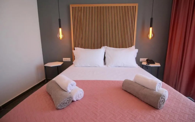 Blue Eye Hotel