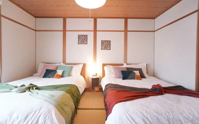 Tsurumibashi House