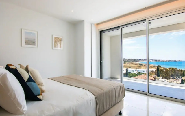 Phaedrus Living: Luxury Seaview Coral Bay Villa