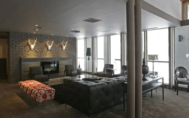 The Ridge Hotel & Apartments