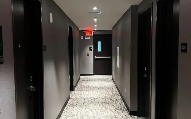 Hotel Mirage Brooklyn
