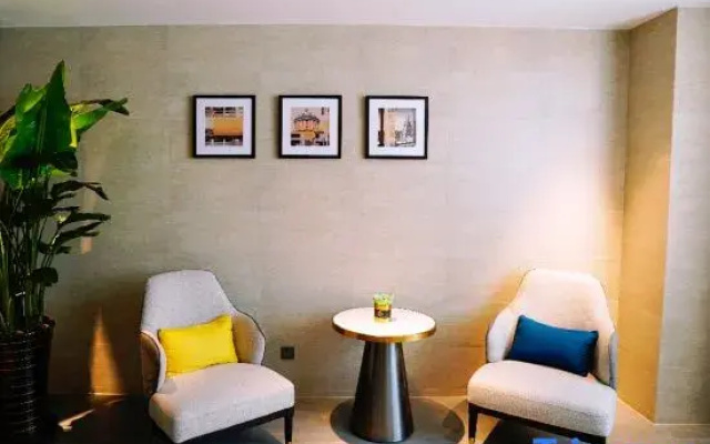 Homeinn Plus Hotel (Qiqihar High-speed Railway Station Hecheng Park)