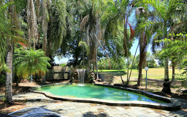 Bargara Gardens Motel & Holiday Villas