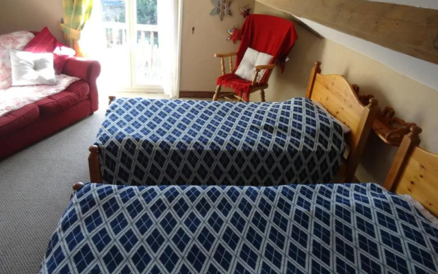 Charming French Cottage-Gite in the Heart of Quiet Gorron