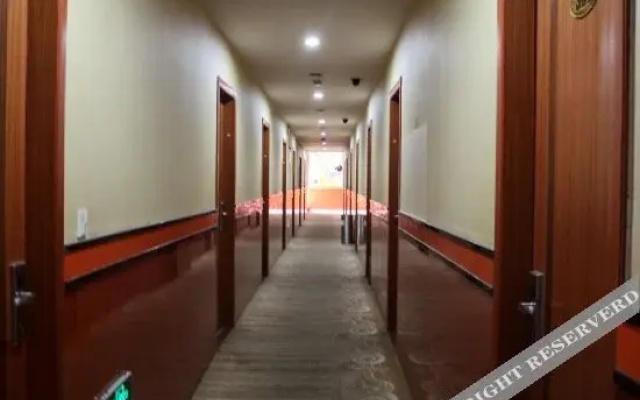 Yibai Business Hotel(杭州宜佰商务酒店)