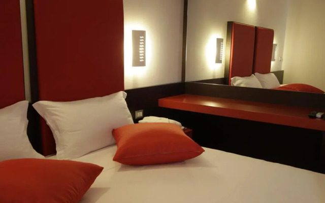 Hotel Paradise Airport