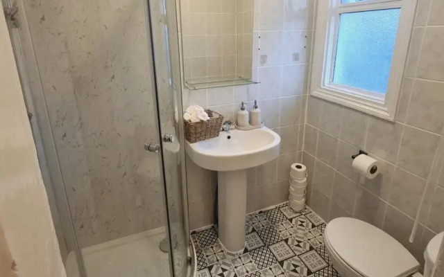 Charming London Apartment With 2 Bedrooms