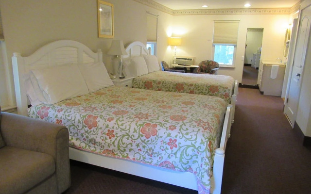 Falmouth Heights Motor Lodge