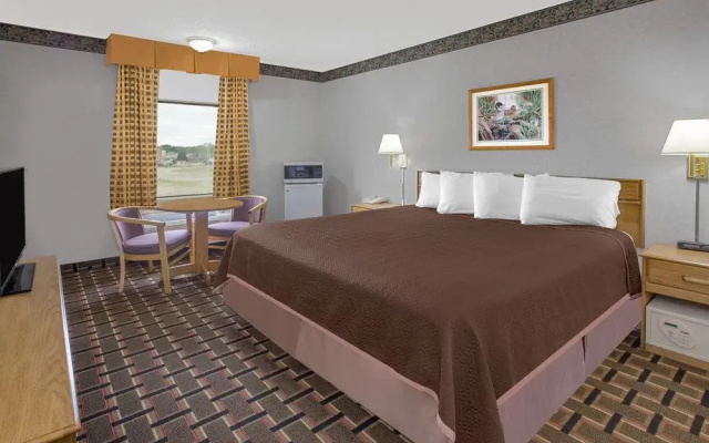 Travelodge Grand Rapids