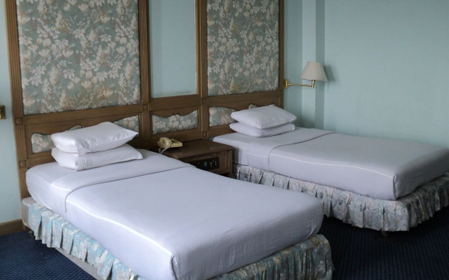 Diamond River Ping Petch-Ngam Hotel