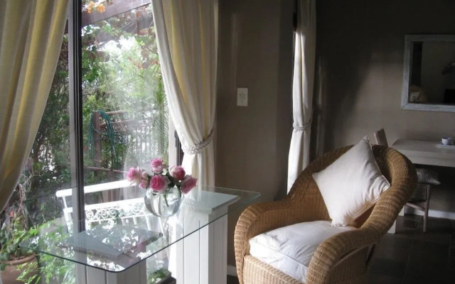 123 Ocean View Drive Apartment