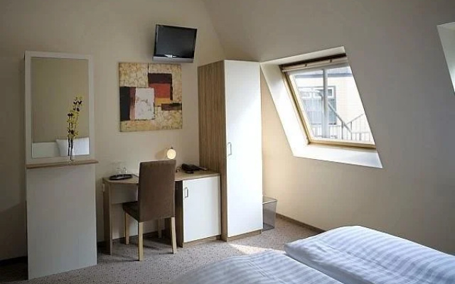 Nu Wave Hotel