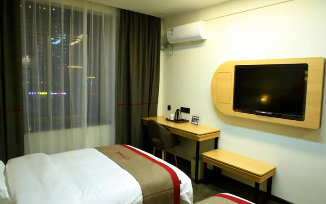 Thank Inn Hotel Jiangxi Ganzhou Huichang County Tongluowan Square