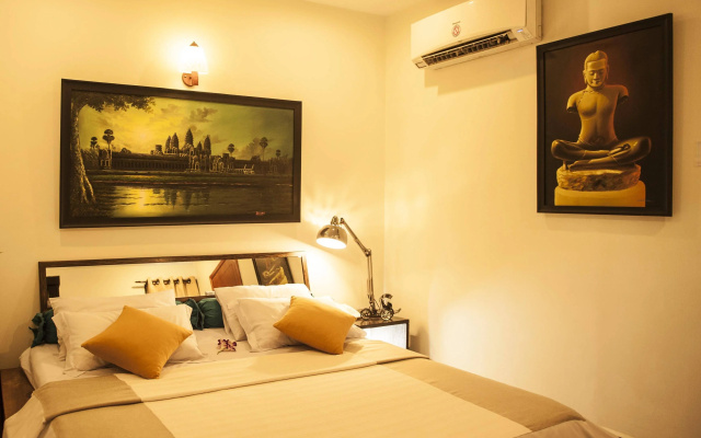 One Up Banana Hotel