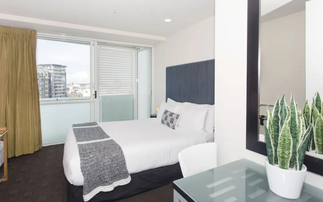 TOWNY - Studio Apartment with Sea Views