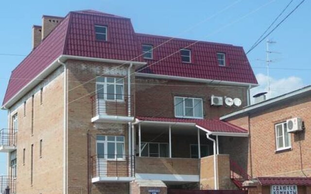 Гостевой дом Центральный вид на фасад