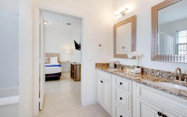 Updated Condo Near Conv Ctr, I-drive & Universal!