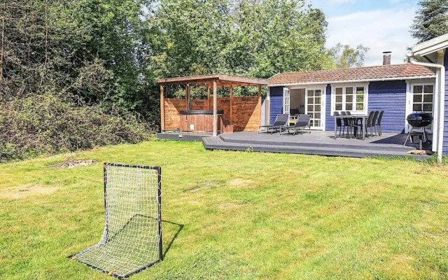6 Person Holiday Home in Gedser
