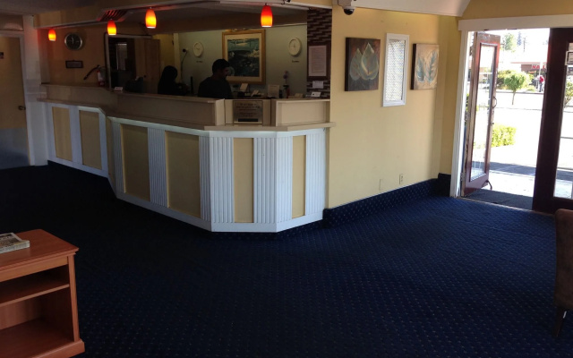 Travelodge by Wyndham Tacoma Near McChord AFB