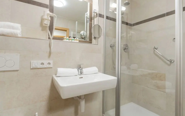 Luxurious Apartment in Zell am See With Sauna